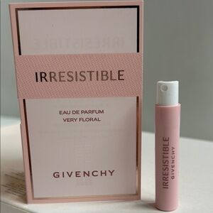 Givenchy Irresistible Very Floral Eau de Parfum Sample